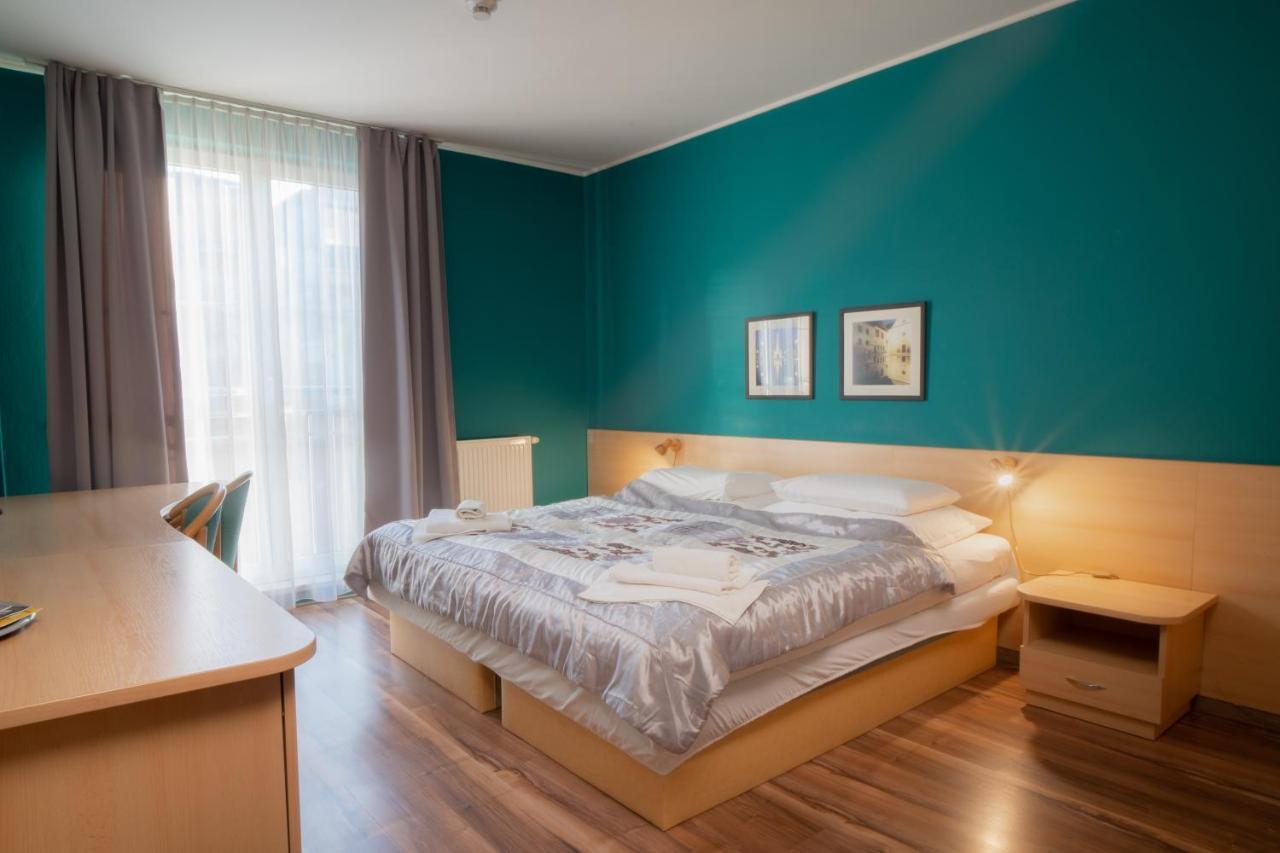 Teledom Hotel Košice Exteriör bild